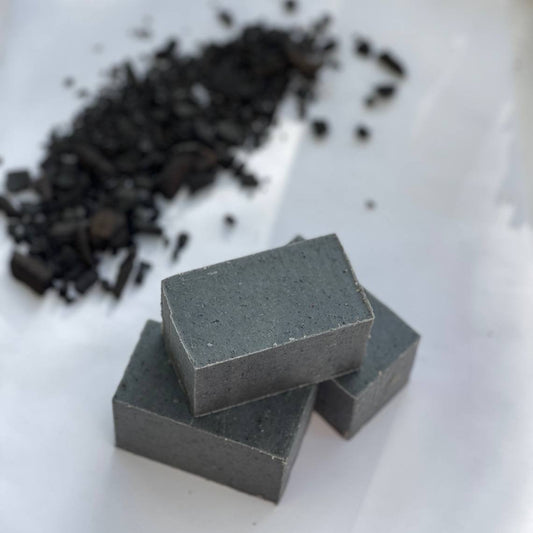 Charcoal Pine-scented Soap Cube